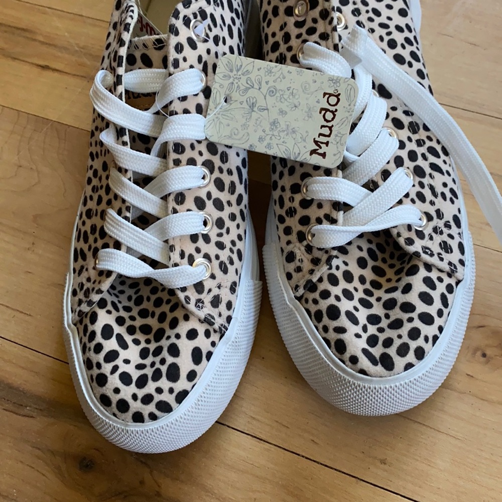 Mudd sneakers